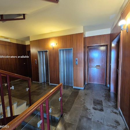 Front Beach Apartment - 3 Bedrooms 巴里 外观 照片