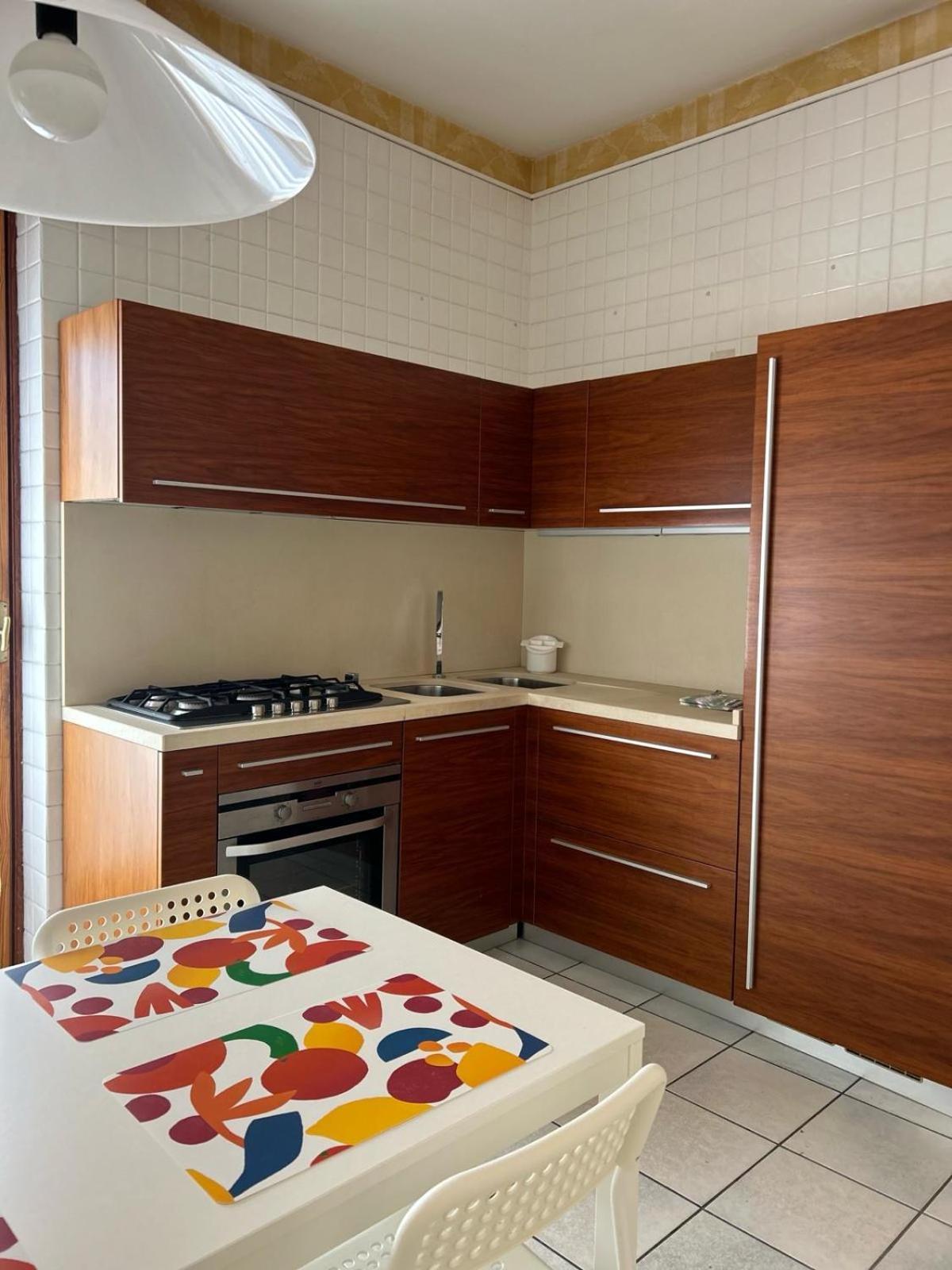 Front Beach Apartment - 3 Bedrooms 巴里 外观 照片