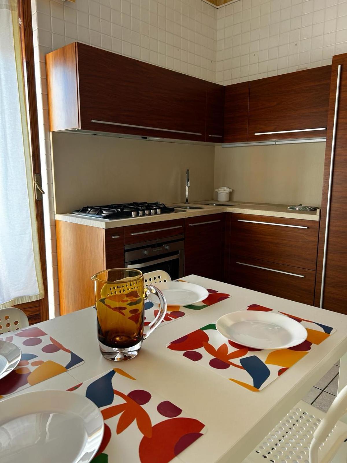 Front Beach Apartment - 3 Bedrooms 巴里 外观 照片
