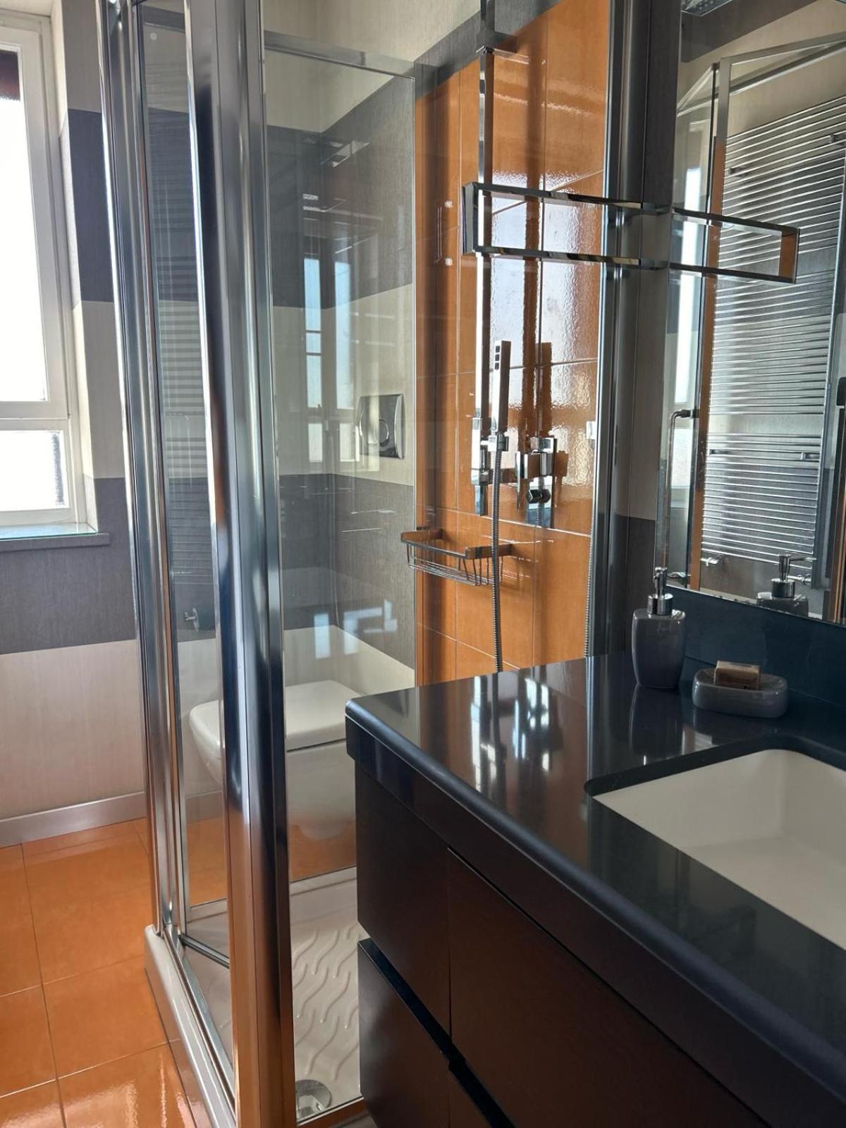 Front Beach Apartment - 3 Bedrooms 巴里 外观 照片
