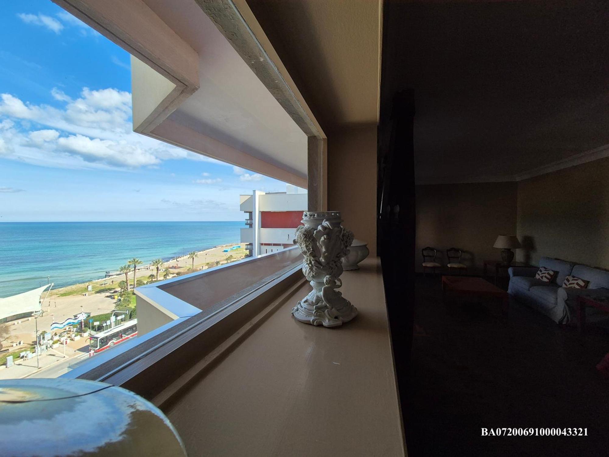 Front Beach Apartment - 3 Bedrooms 巴里 外观 照片