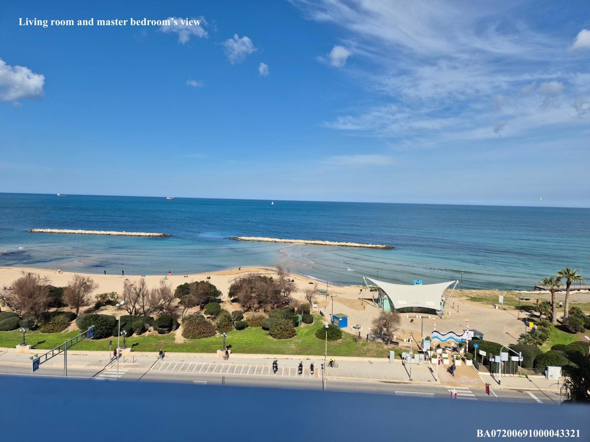 Front Beach Apartment - 3 Bedrooms 巴里 外观 照片