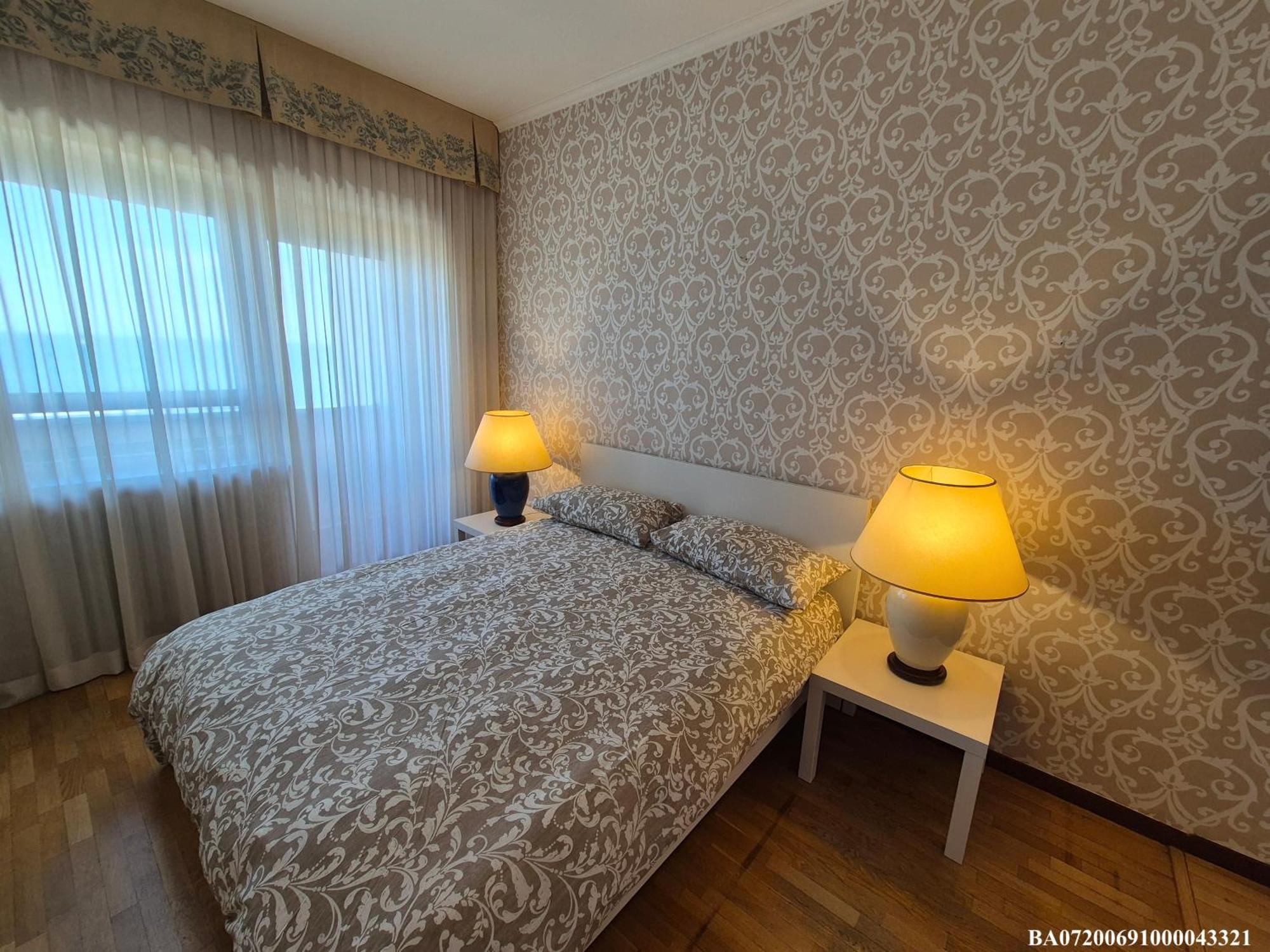 Front Beach Apartment - 3 Bedrooms 巴里 外观 照片