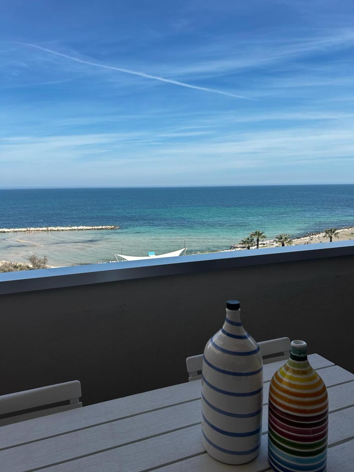 Front Beach Apartment - 3 Bedrooms 巴里 外观 照片