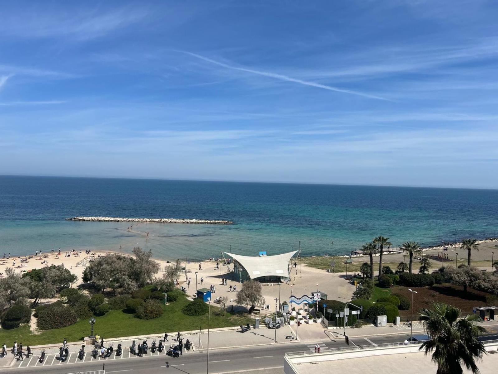 Front Beach Apartment - 3 Bedrooms 巴里 外观 照片